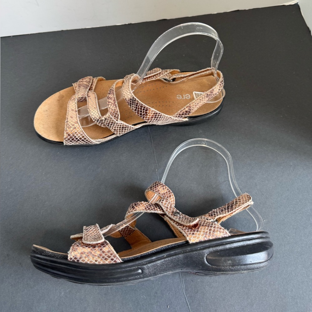 revere Emerald Adjustable Sandal. EU 39 - Picture 14 of 16